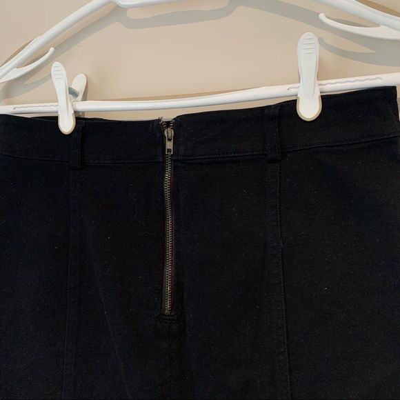 Black Forever 21 Skirt - Picture 4 of 6